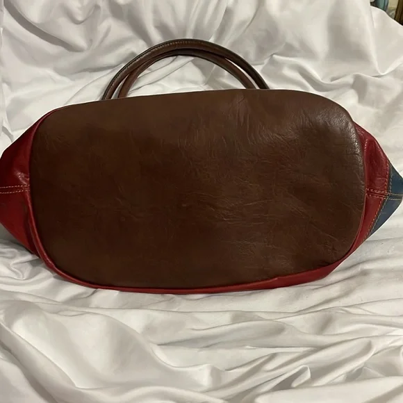 Beautiful Large Axcess Purse Multiple Colors - Picture 2 of 6